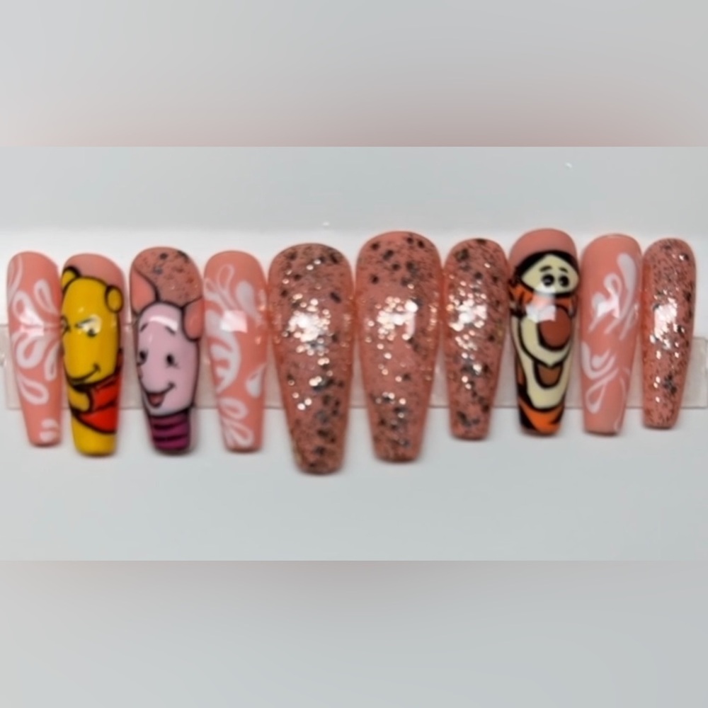 Pooh, piglet,and tigger press on nails